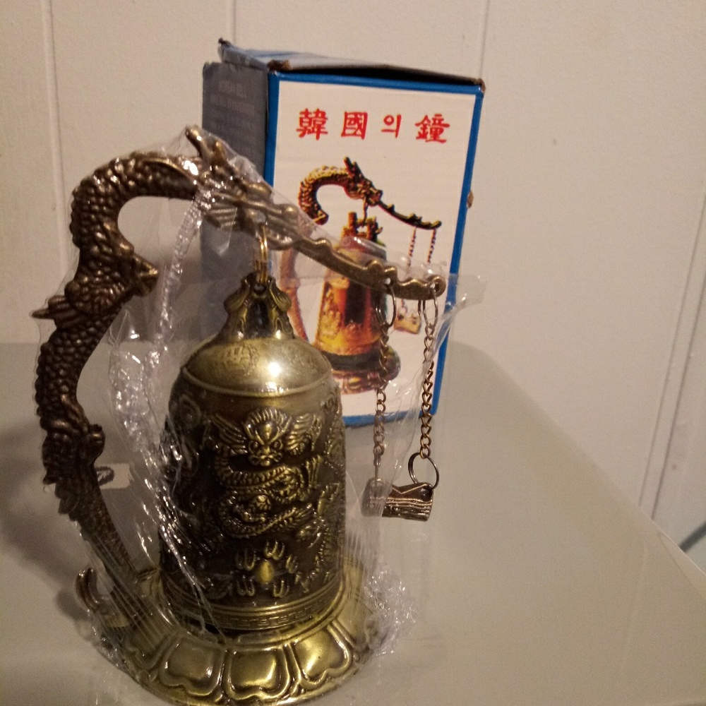 BELL - Picture 5 of 7